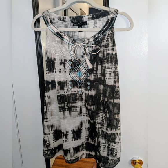 French Laundry Black & White Tank with Turquoise - Picture 1 of 2